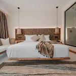 Lost Seaside فندق ساراندا