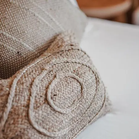 Lost Seaside Sarandë