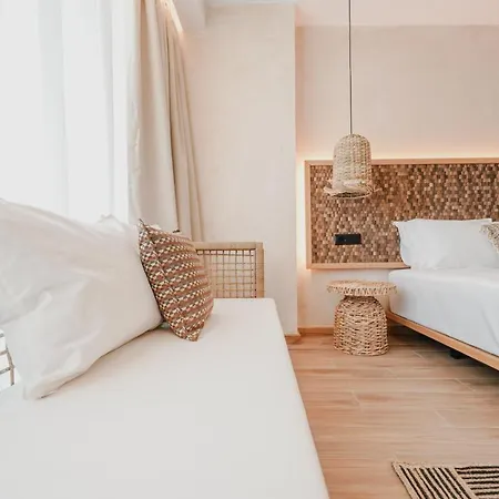 Lost Seaside * Sarandë