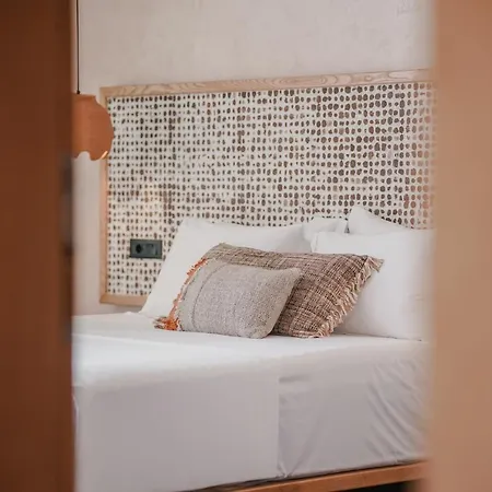 Lost Seaside Sarandë