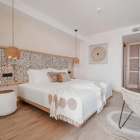 Lost Seaside * Sarandë