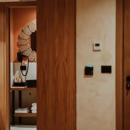 Lost Seaside Hotel Sarandë