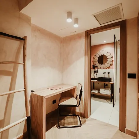 Lost Seaside Sarandë