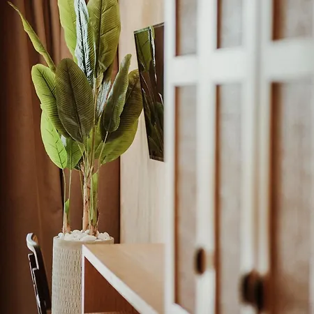 Lost Seaside Hotel *