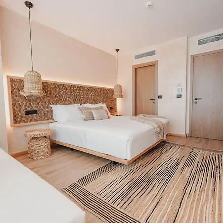 Lost Seaside Hotel *