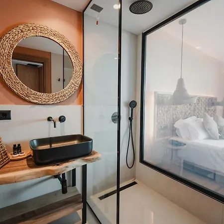 Lost Seaside Sarandë